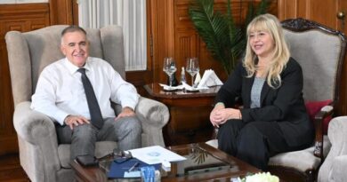 Jaldo y Chahla avanzan en gestiones para garantizar recursos municipales