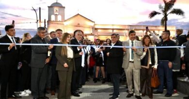 Jaldo inauguró obras en la plaza y luces en la Iglesia Fundacional