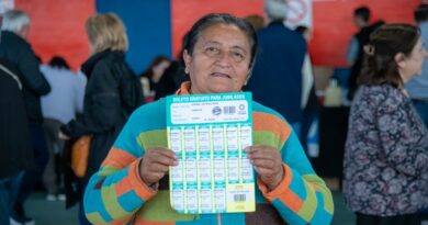 Finalizó la entrega del boleto gratuito para jubilados en la Capital y comenzó el operativo en el interior